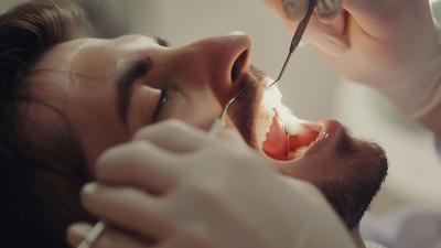 Cómo tratar la gingivitis y periodontitis: Guía de salud periodontal en Soria